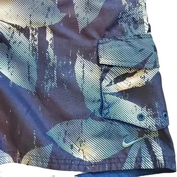 Blue Nike Board Cargo Hawaiian Floral Shorts Sz Lg - Picture 3 of 4